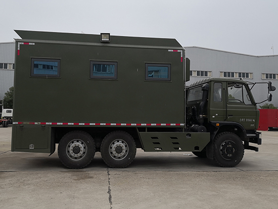 多士星牌JHW5100XCCE型六驅(qū)越野餐車